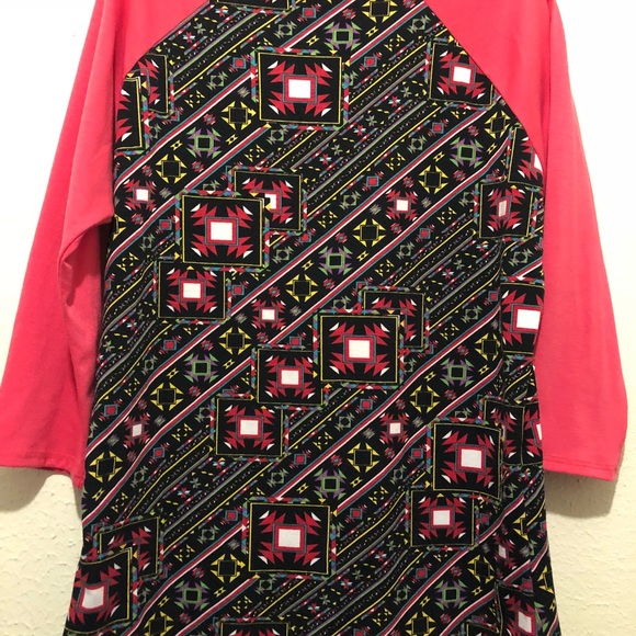 Geometric Randy Tee - Picture 2 of 4